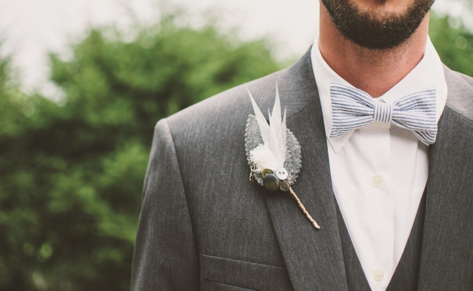 Comment bien choisir son costume pour un mariage chic ?